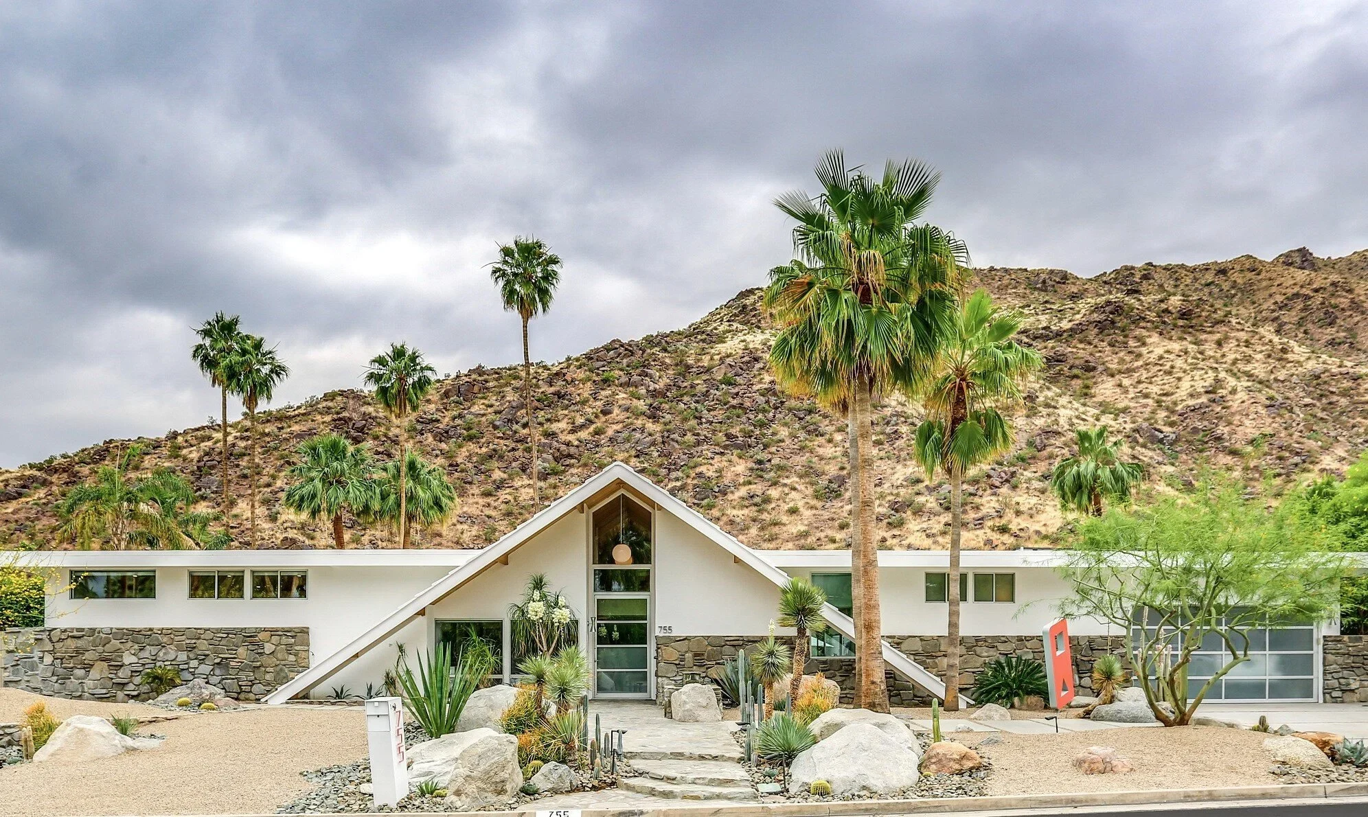 Las Palmas Neighborhood