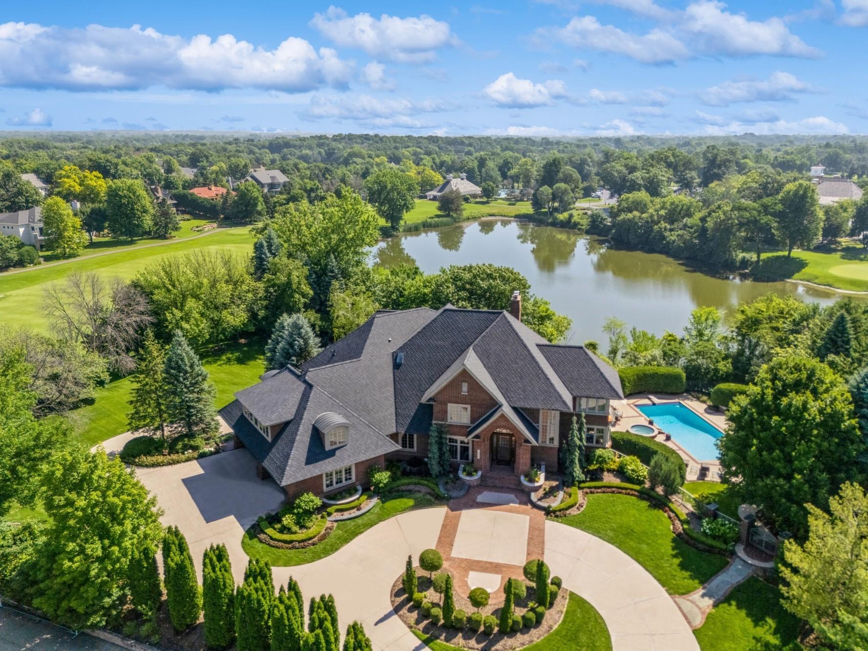 Luxury Living, Eden Prairie