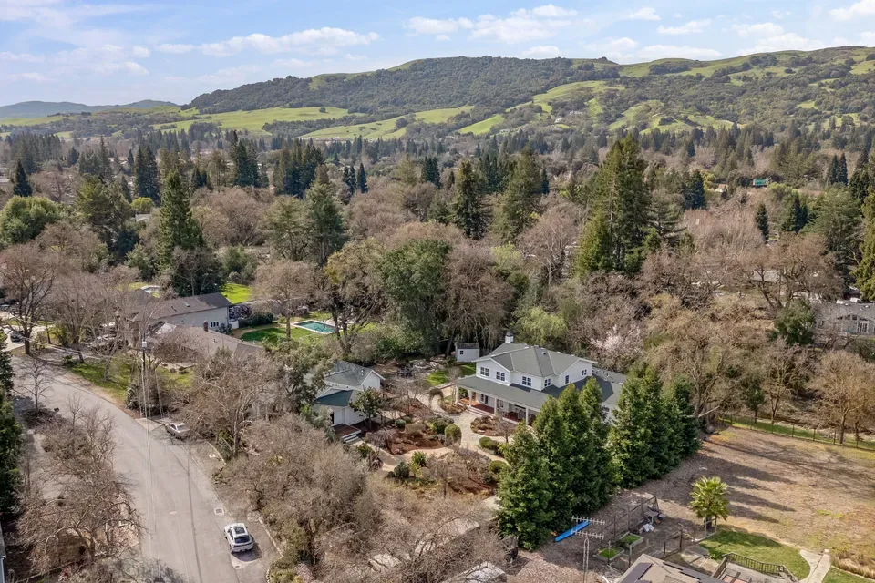 Sunset West Neighborhood