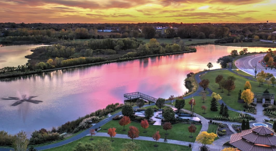 Eden Prairie Lake Lifestyle
