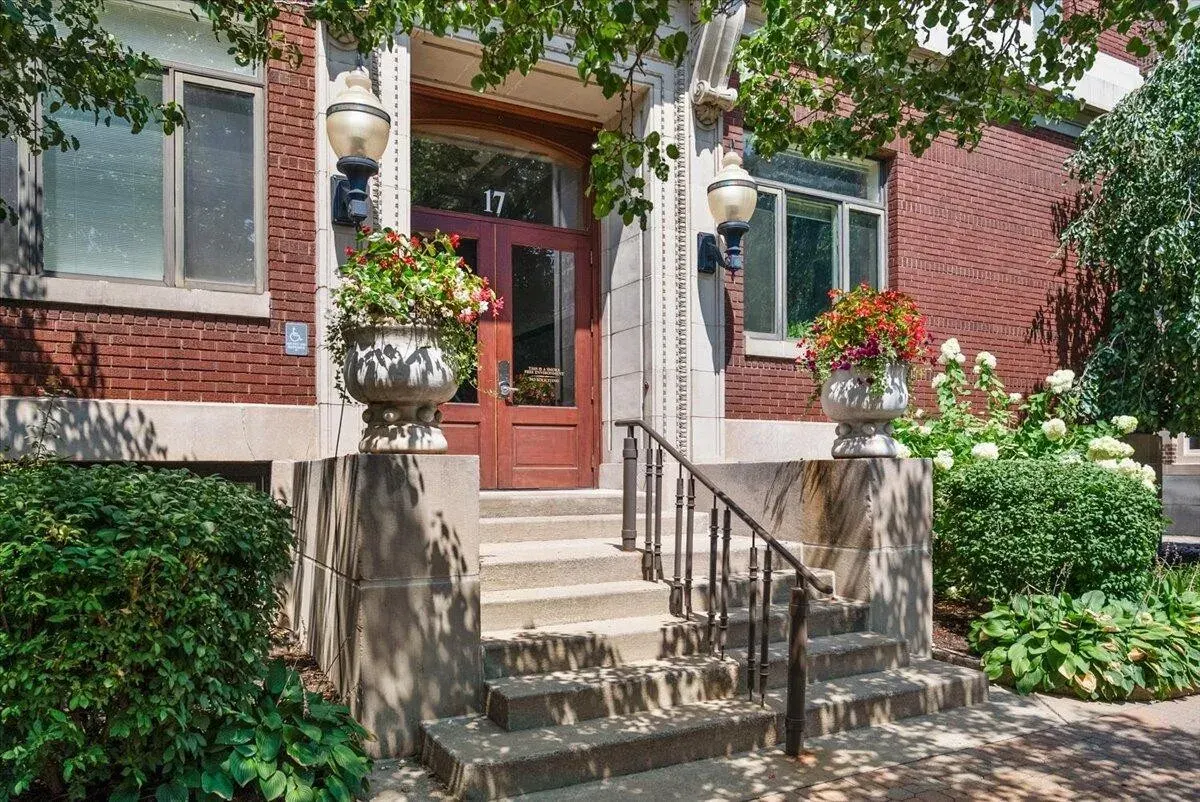 Downtown Holland Living