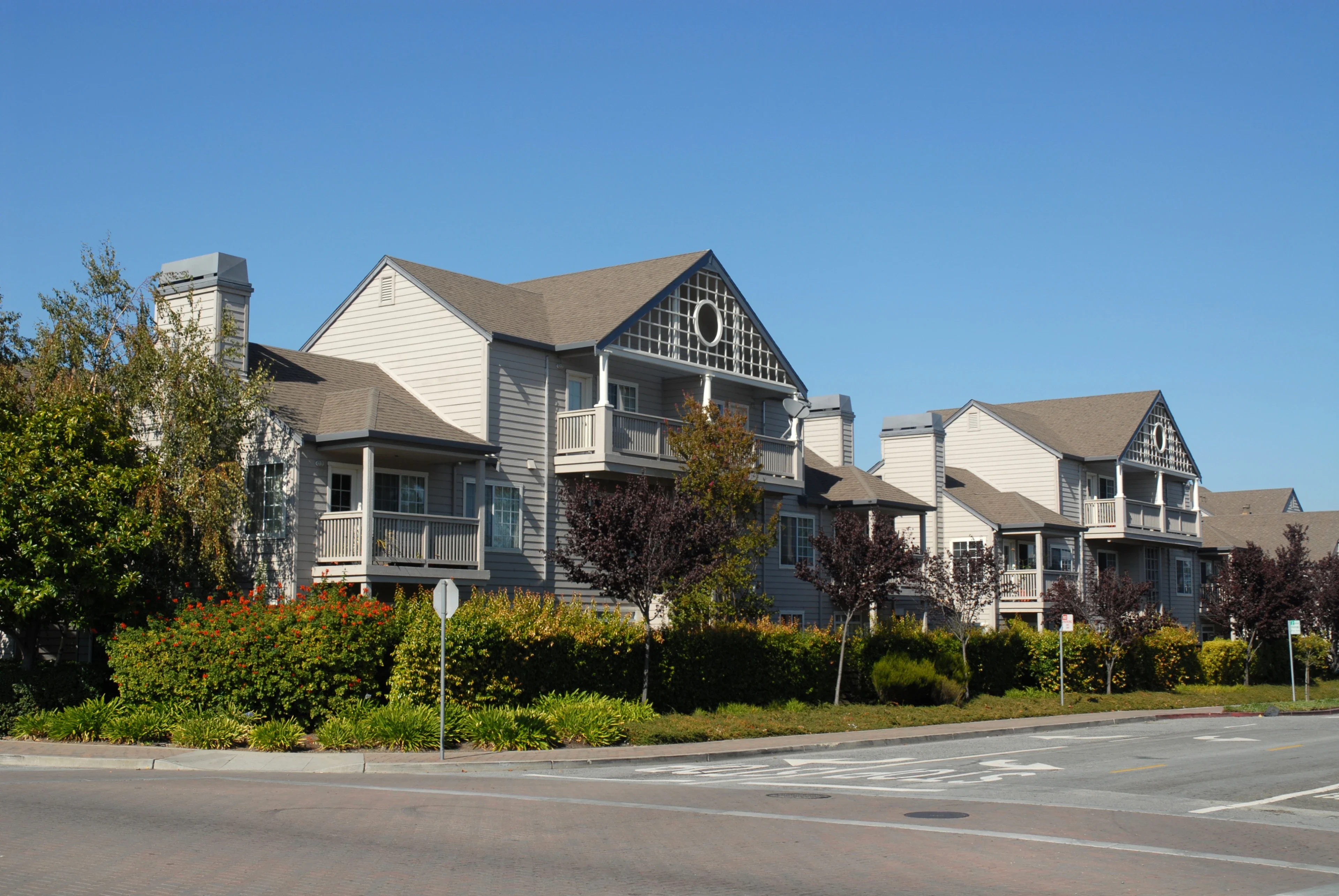 Belmont Apartment/Condo Living