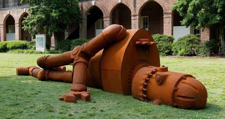 Goldie 1971 - The Fallen Robot on UA campus
