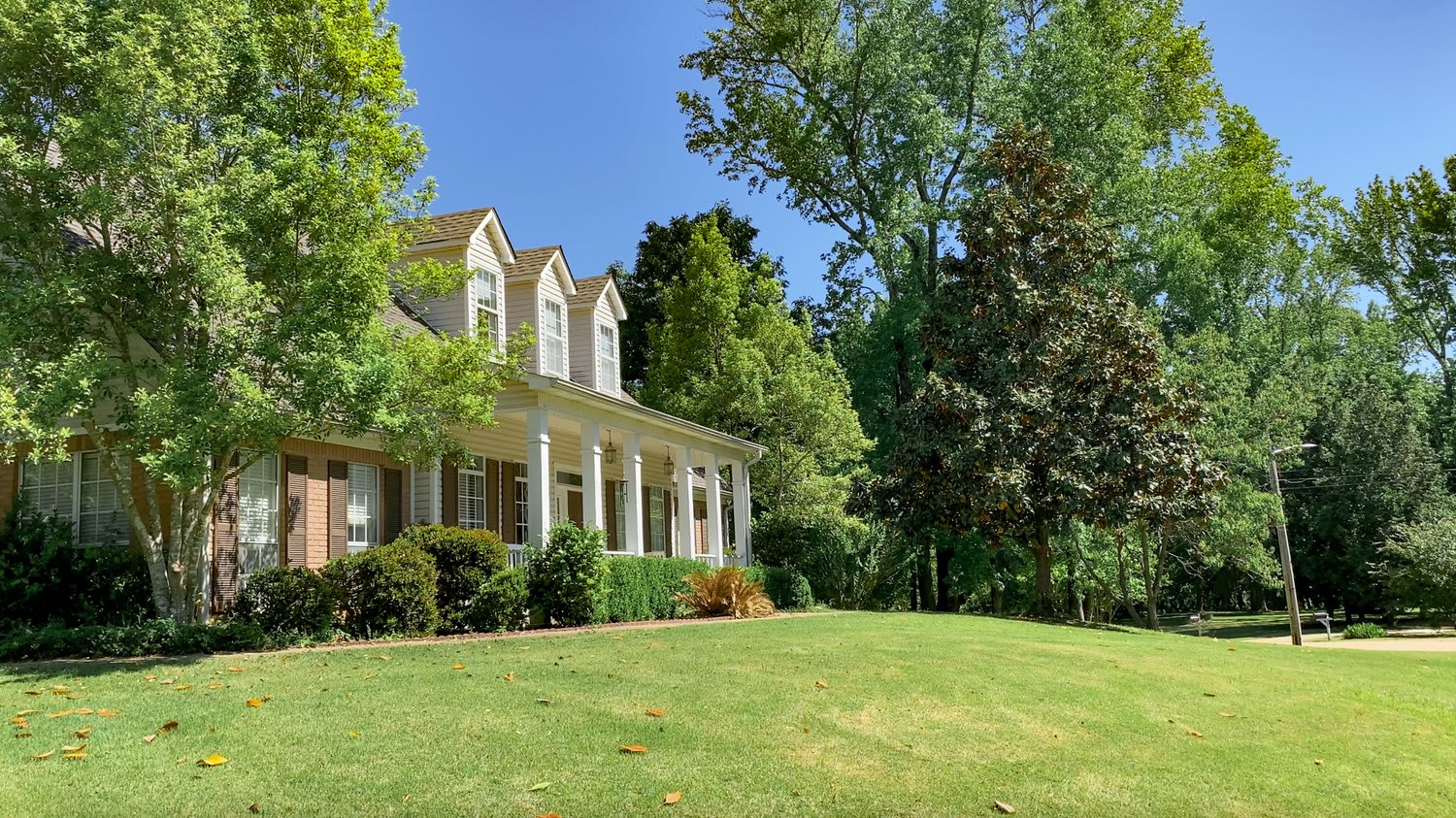 Royal Oaks Estates Neighborhood