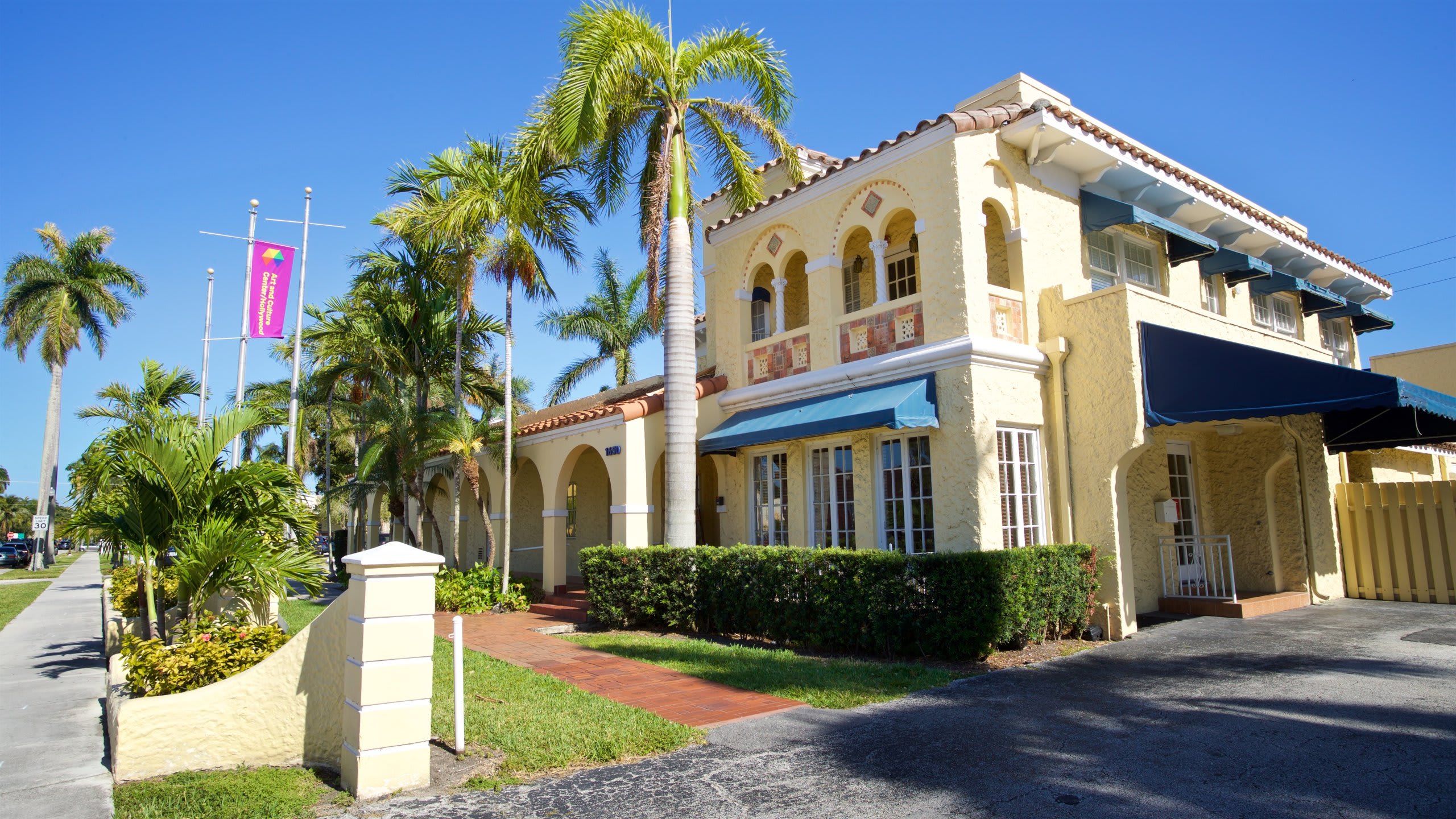 ART AND CULTURE CENTER / HOLLYWOOD