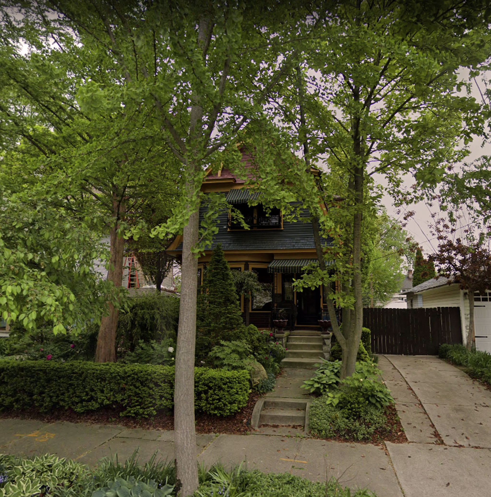 Cathedral Neighborhood Craftsman