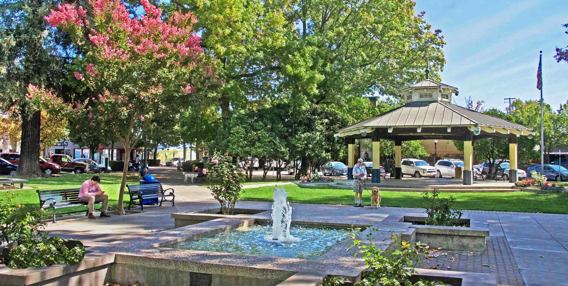 Healdsburg Plaza
