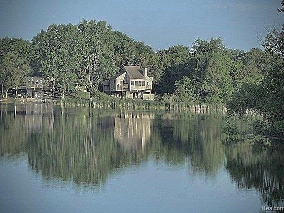 Lake Living in Davison