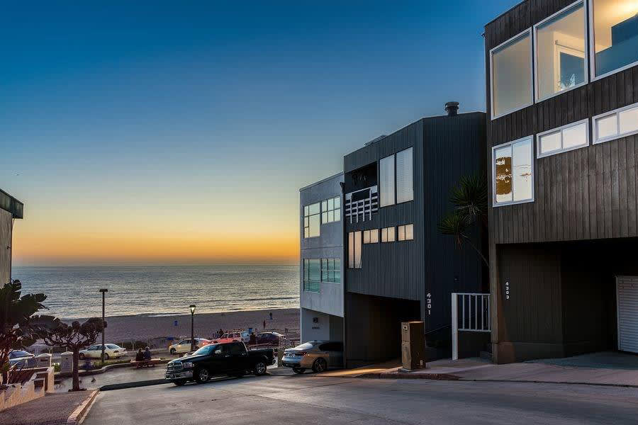 El Porto Neighborhood