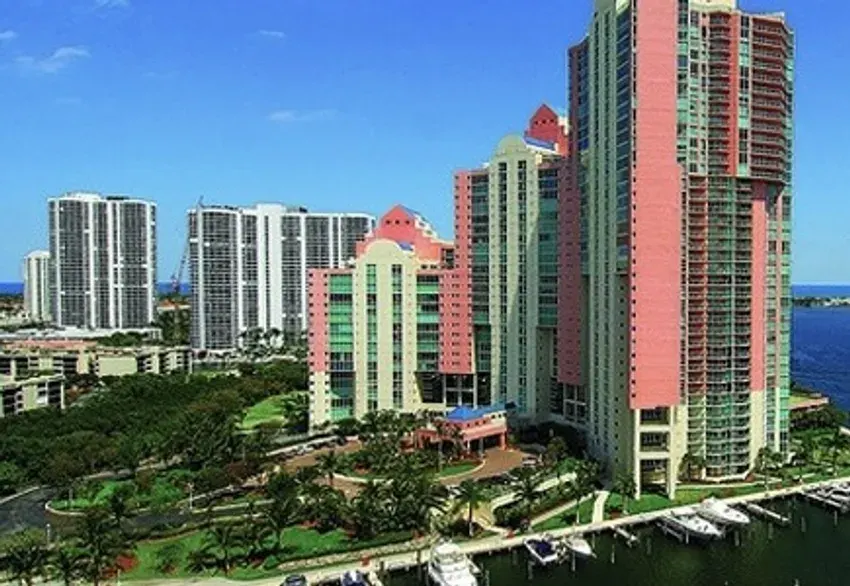 Hidden Bay Neighborhood