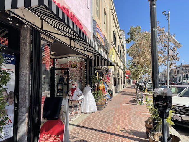 Downtown Santa Ana Shopping