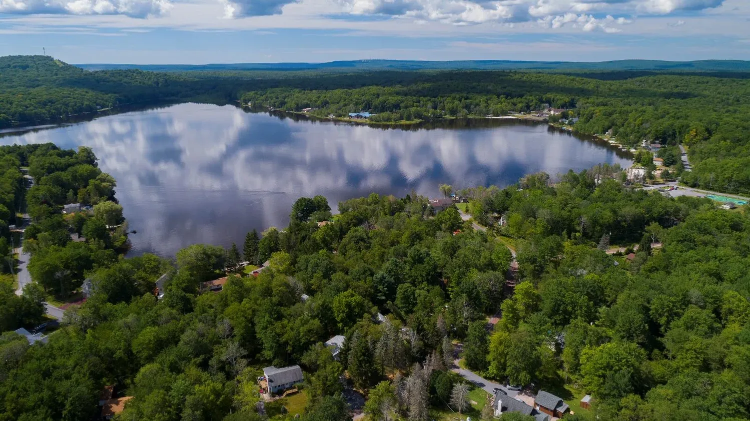 Arrowhead Lakes Neighborhood