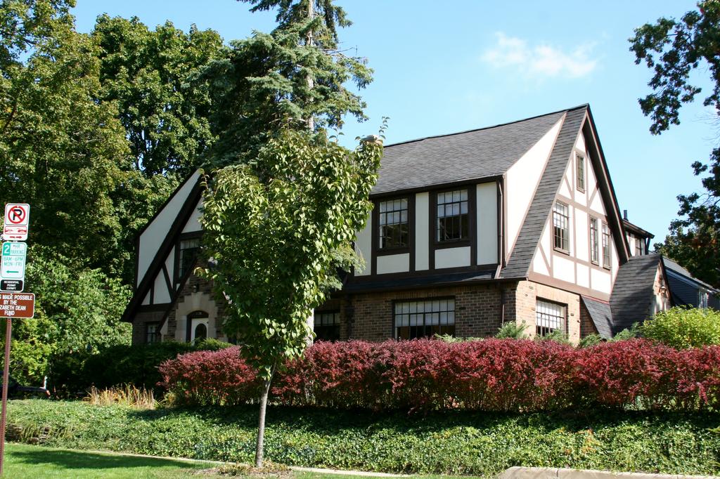 Burns Park Neighborhood