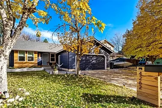 Pheasant Run Neighborhood