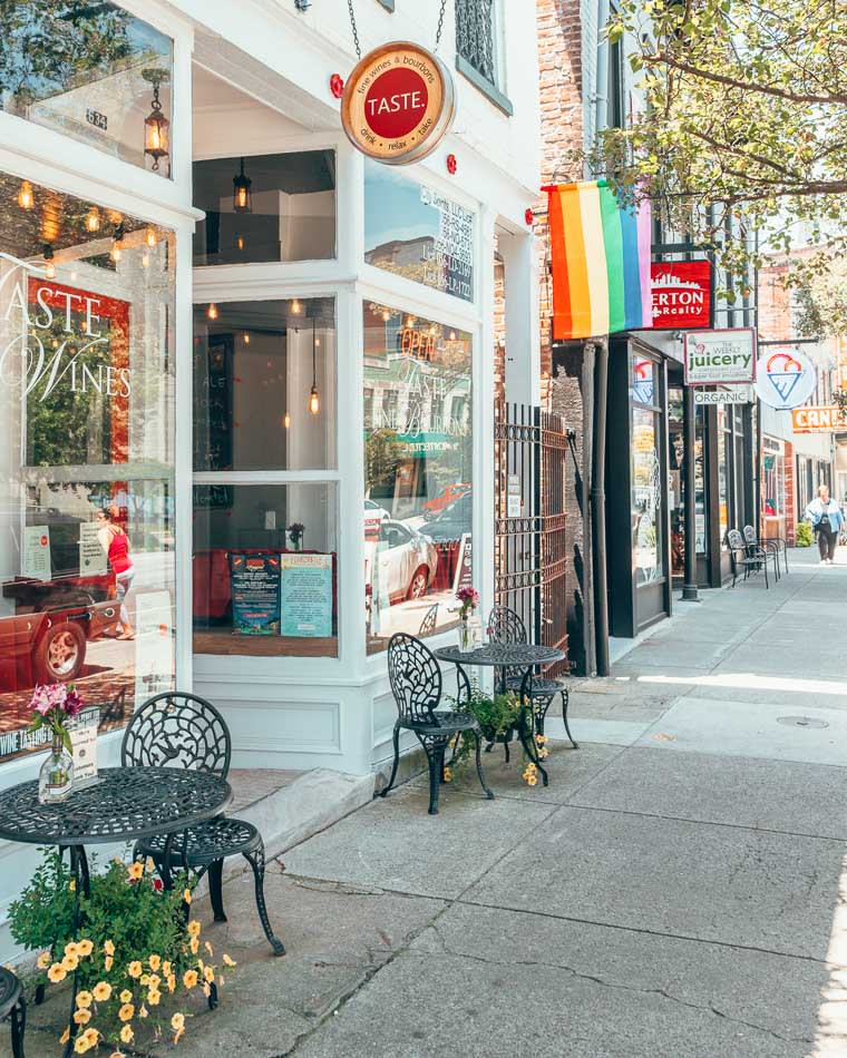 Main St., Nulu Neighborhood
