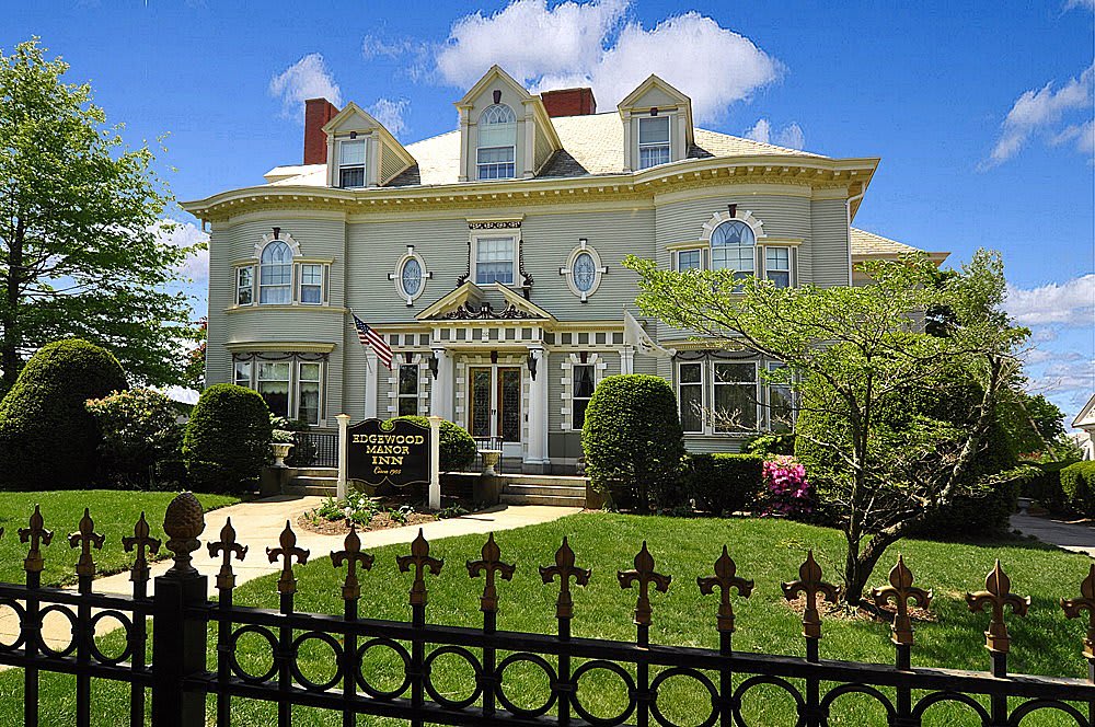 Edgewood Manor