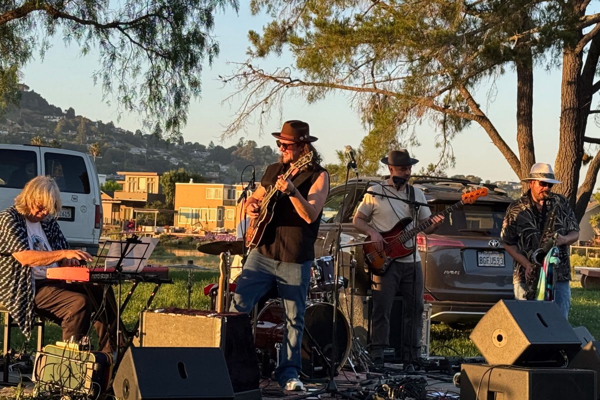 Larkspur, Parties in the Park