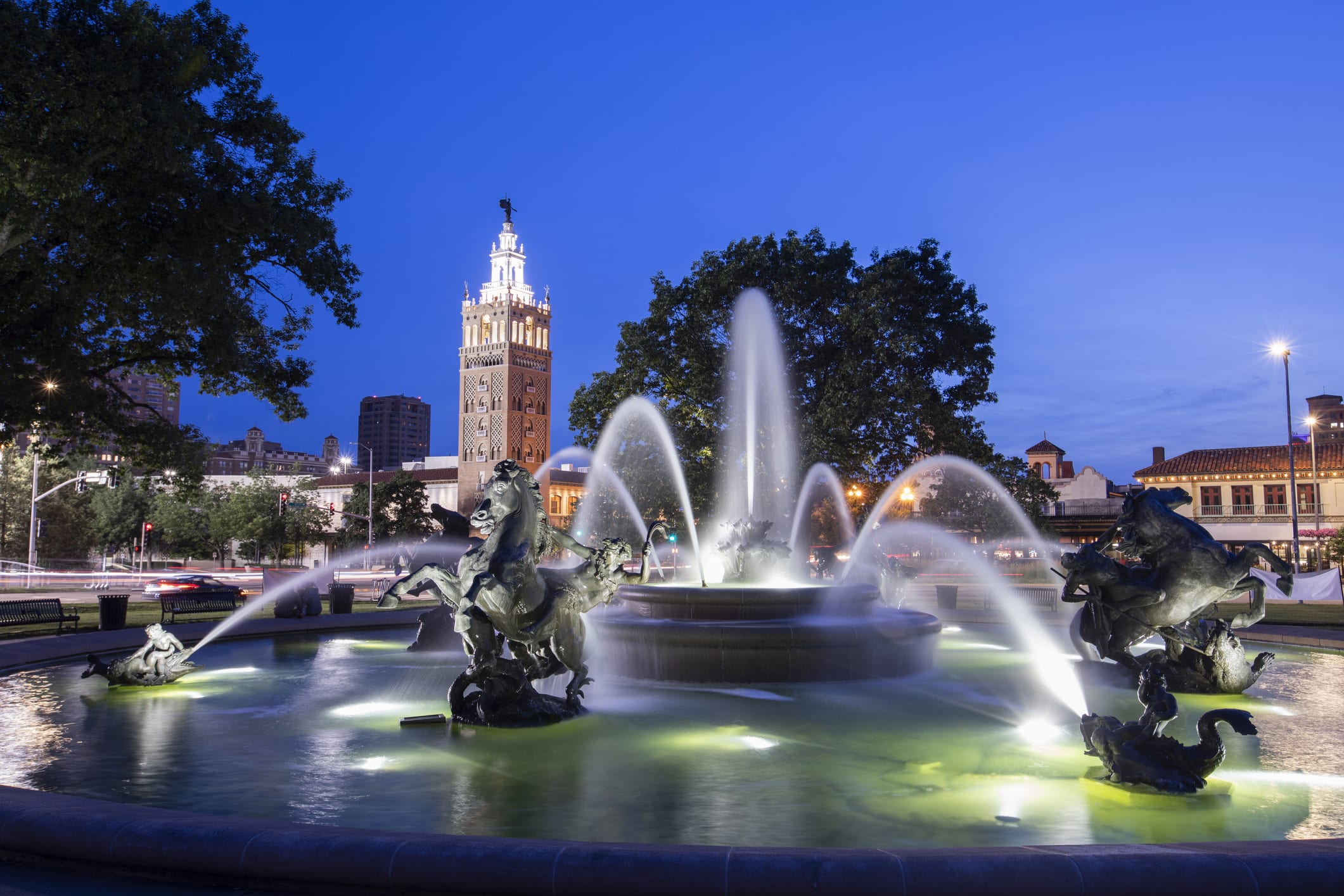 City of Fountains, Downtown