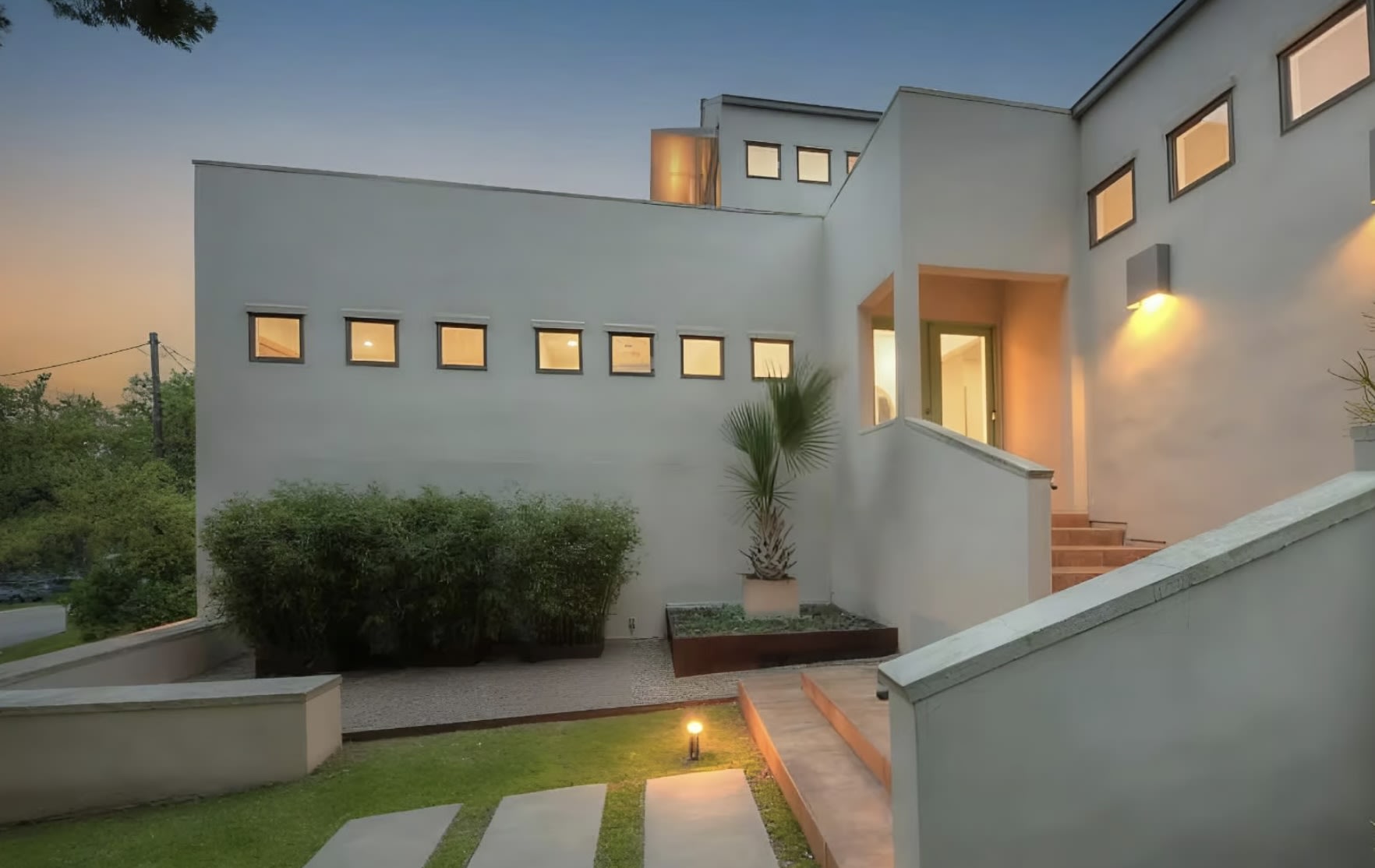 West Lake Hills Modern