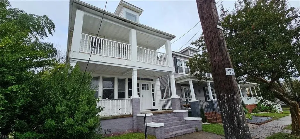 Hall Manor Neighborhood