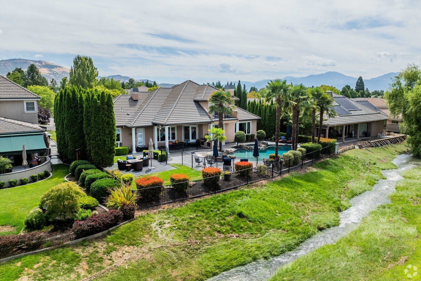 Rogue Valley Neighborhood