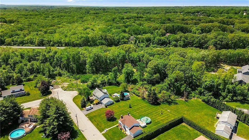 Meshanticut Neighborhood