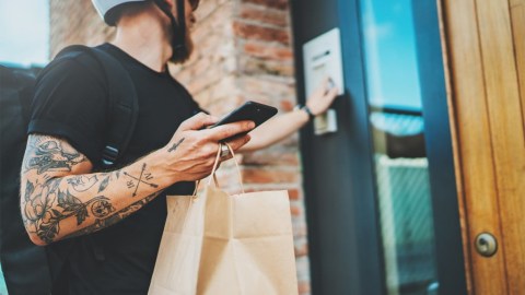 Smartphone Scanning: A Seamless Solution to Verify Deliveries of Age-Restricted Goods