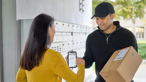 North American Post, Parcel and Last Mile Delivery Companies Prioritise Investment in Contactless