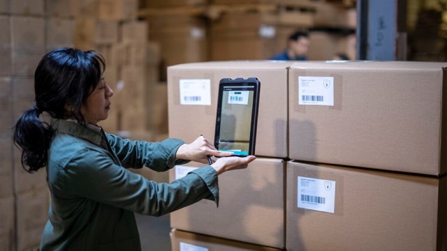 warehouse partner scanning
