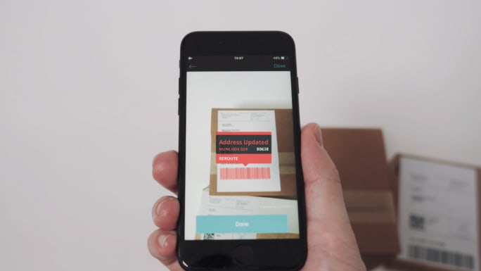 Identify special parcel with smartphone scanning
