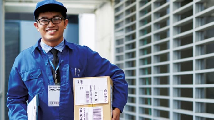 Last mile delivery firms shift to smartphone-based technology