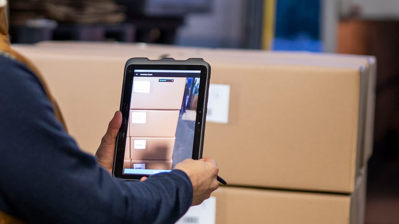 Scanning Solutions for Warehouse Operations | Scandit