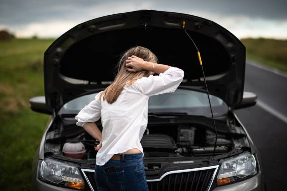 lady with car problems