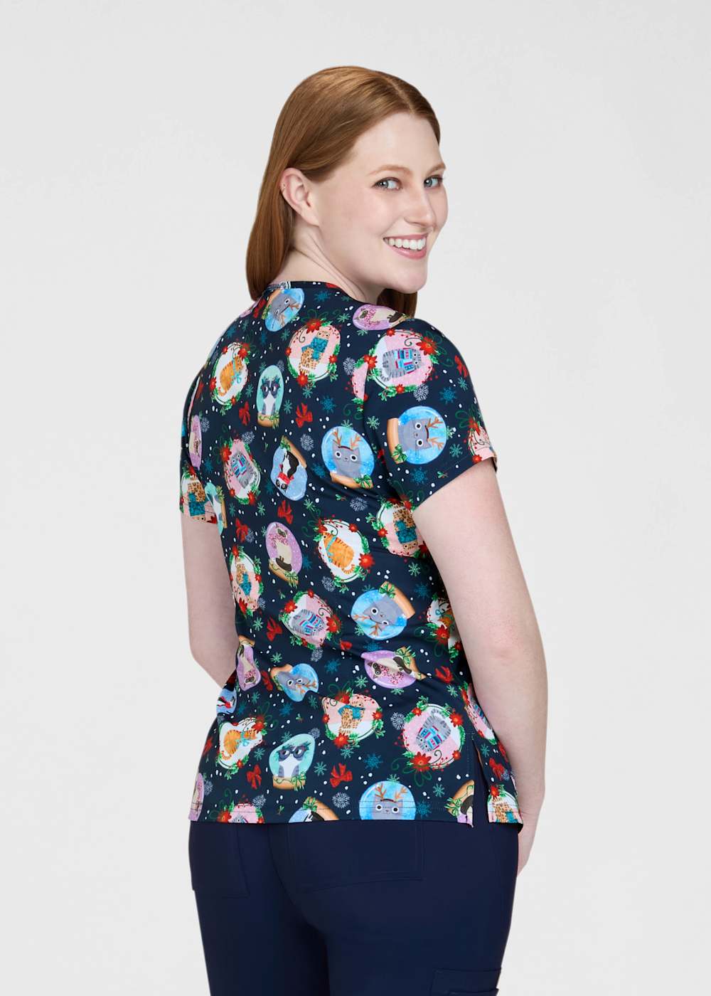 Leslie Holiday Cats V-Neck Print Top