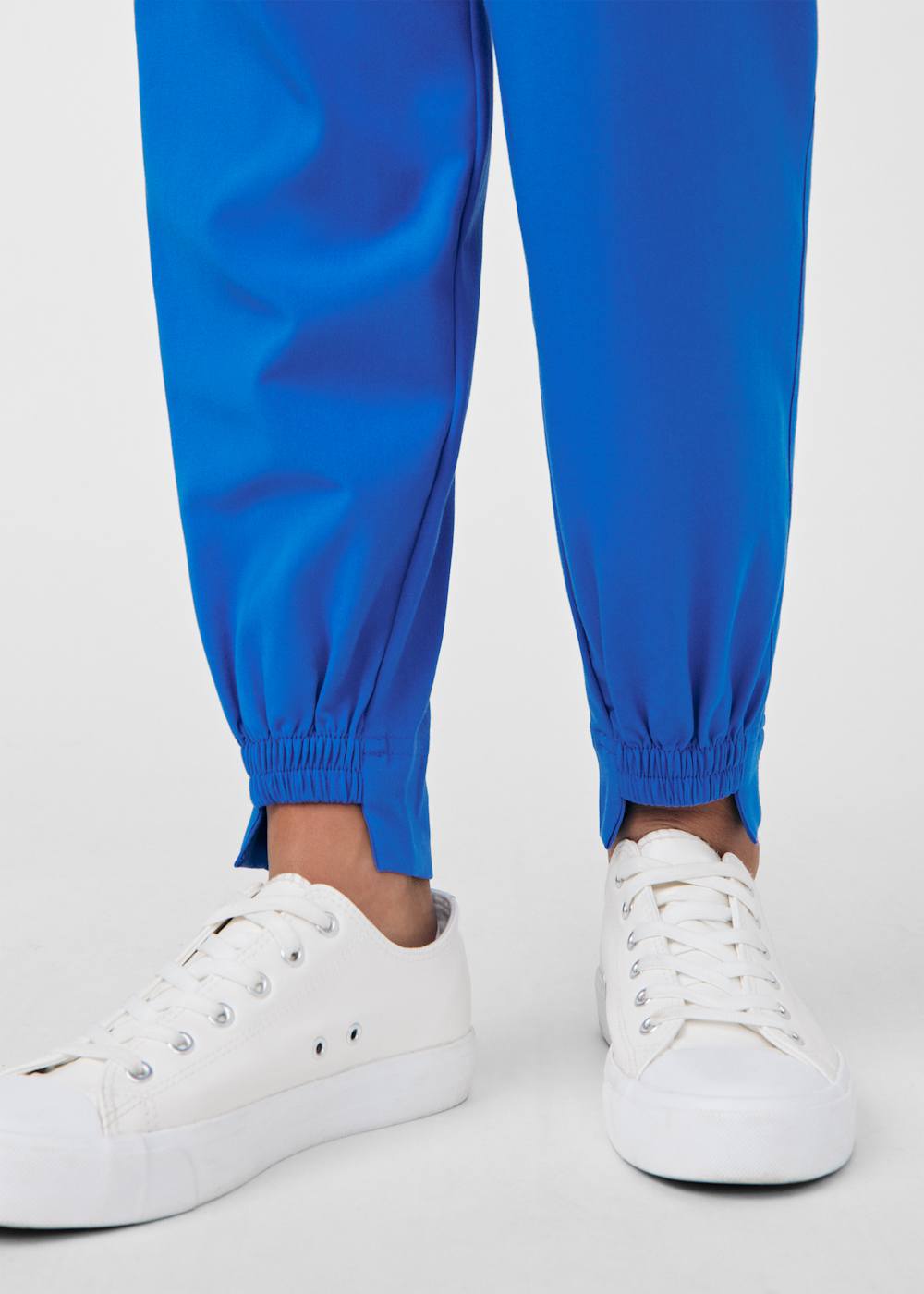 6-Pocket Hi-Low Hybrid Jogger | Scrubs & Beyond