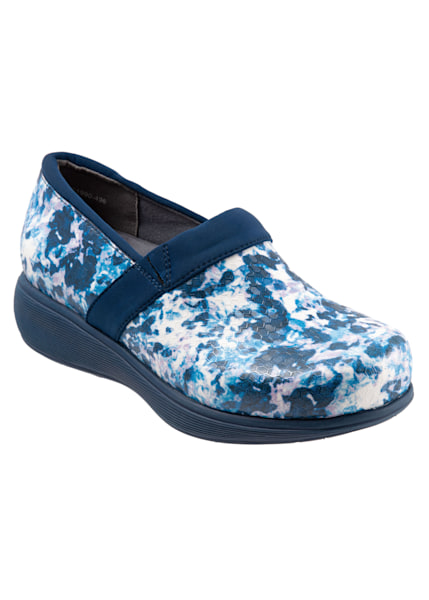 yeezy foam runner 360 view