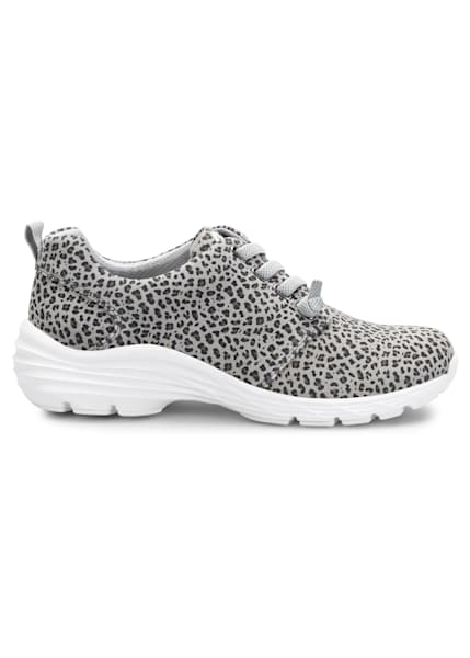 Best tennis shoes for deals cna