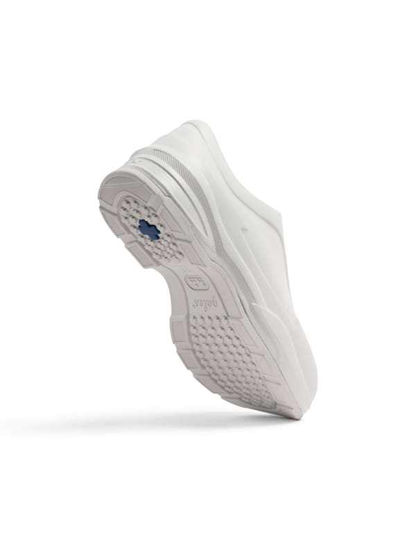 Plain white store nursing shoes