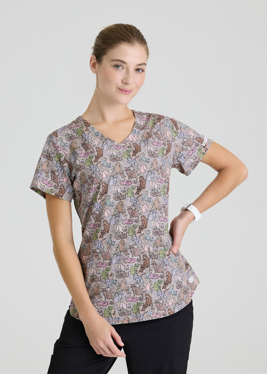 Skechers Scrubs Skechers All Kinds of Leopard V-Neck Print Scrub
