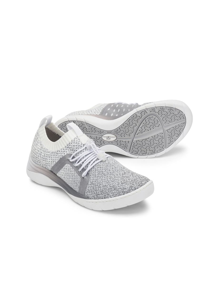 Nursemate align shoes top