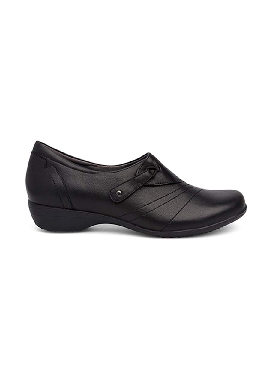Dansko Professional Black Oiled Nursing Clogs Scrubs Beyond Scrubs Beyond