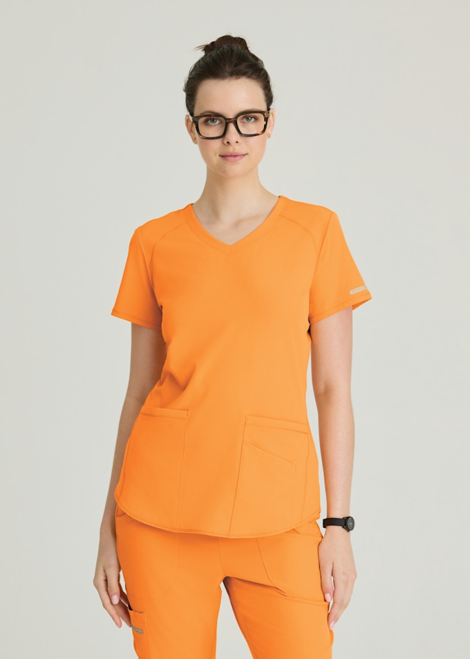 Rhythm 2-Pocket V-Neck Scrub Top