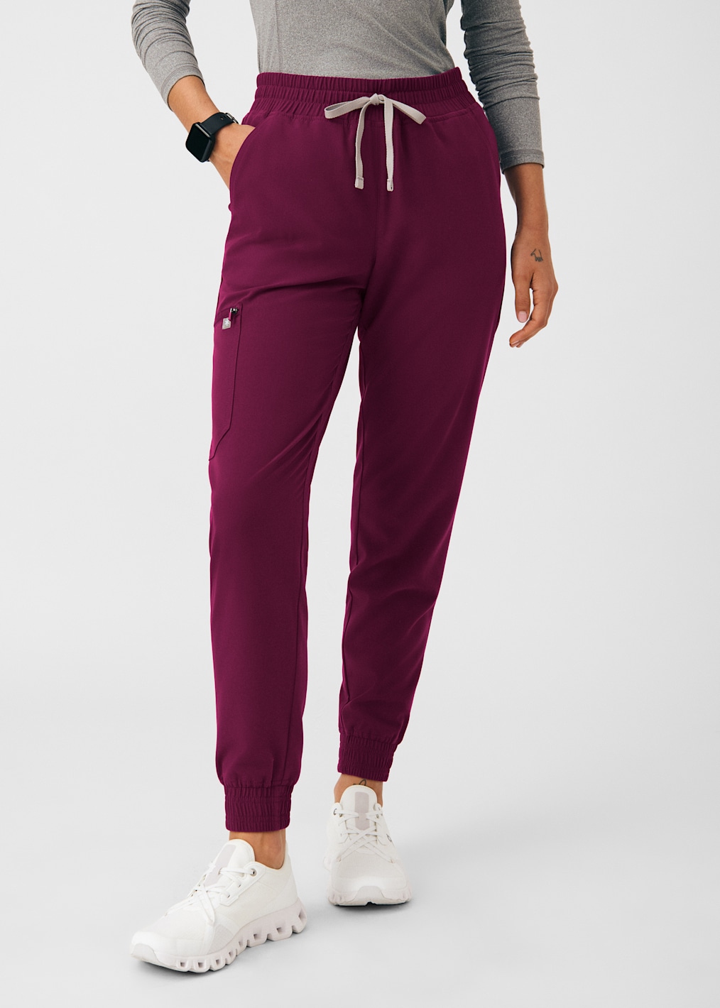 Delight 1 Chest Pocket V-Neck Tuck-In Scrub Top