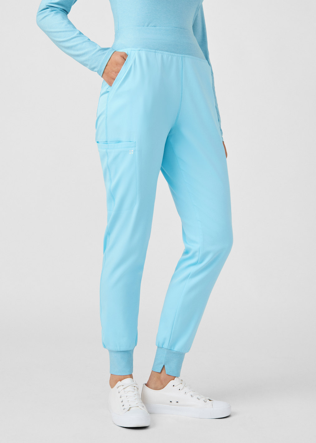 Chest Pocket V-Neck Tuck-In Scrub Top