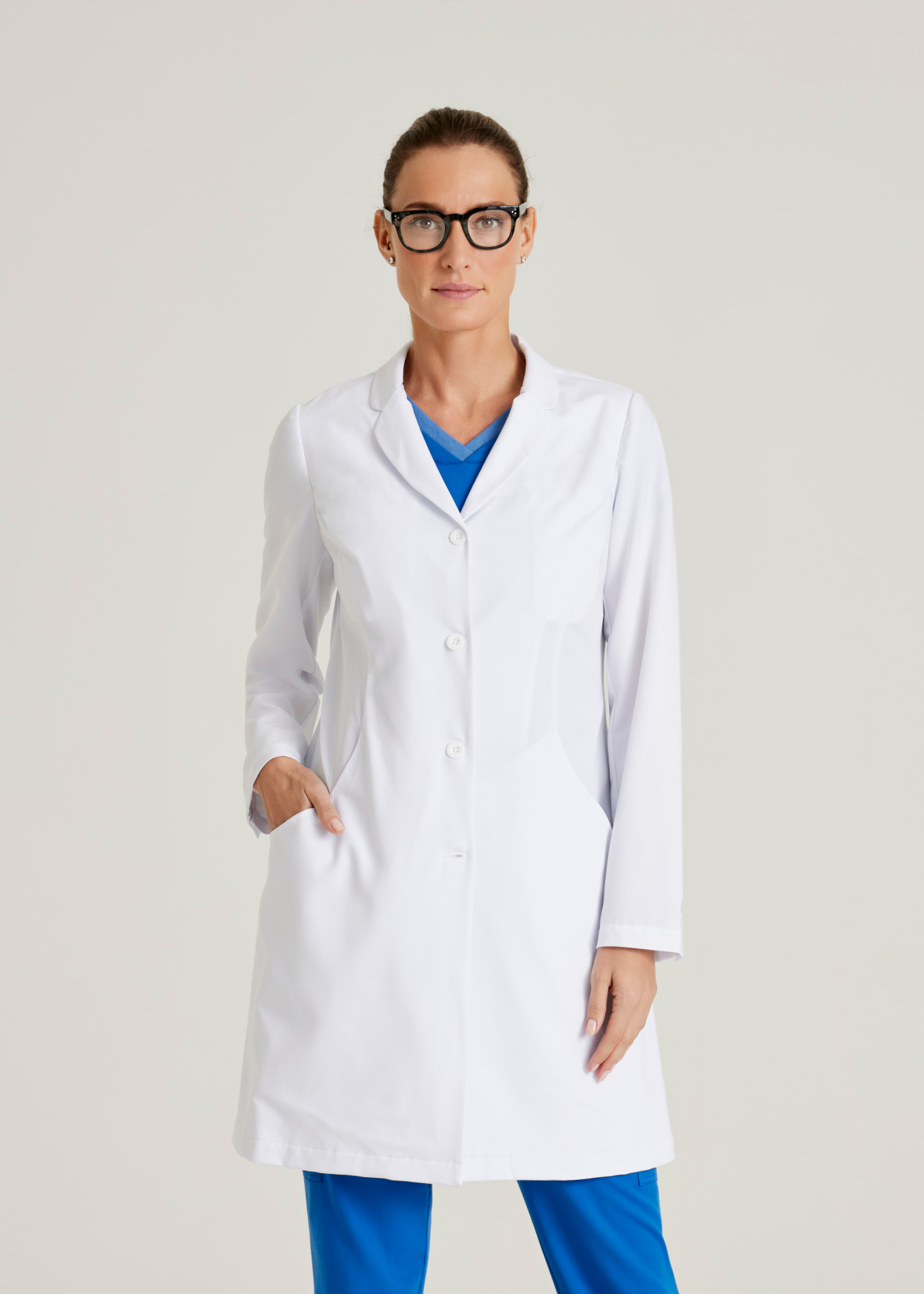 Dental assistant hotsell lab coat
