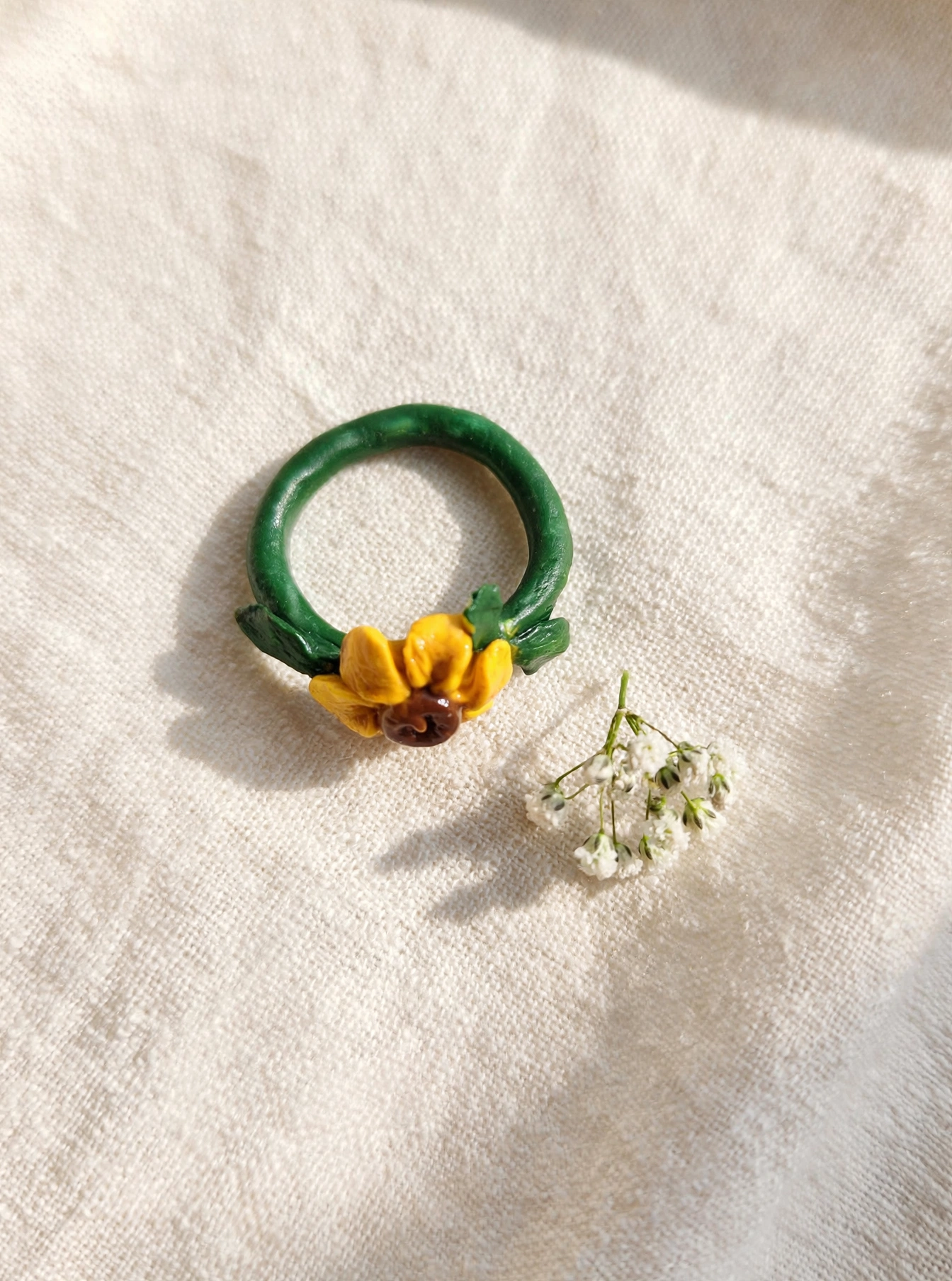 Golden Daisy Ring 2