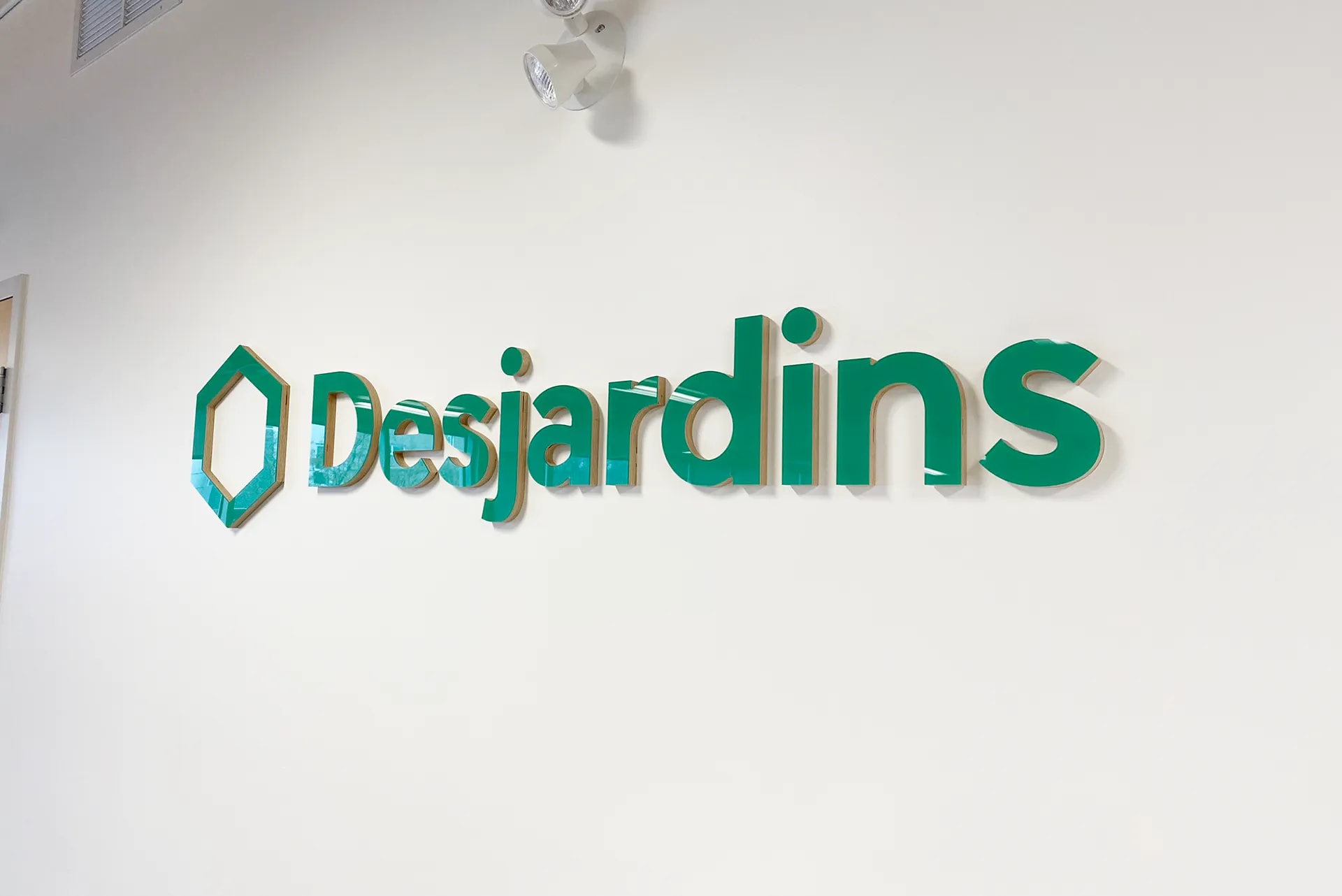 5 Affichage mural — affichage-mural-desjardins_it8kp0