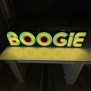 2 Enseigne extérieure — boogie5x5_lfatay