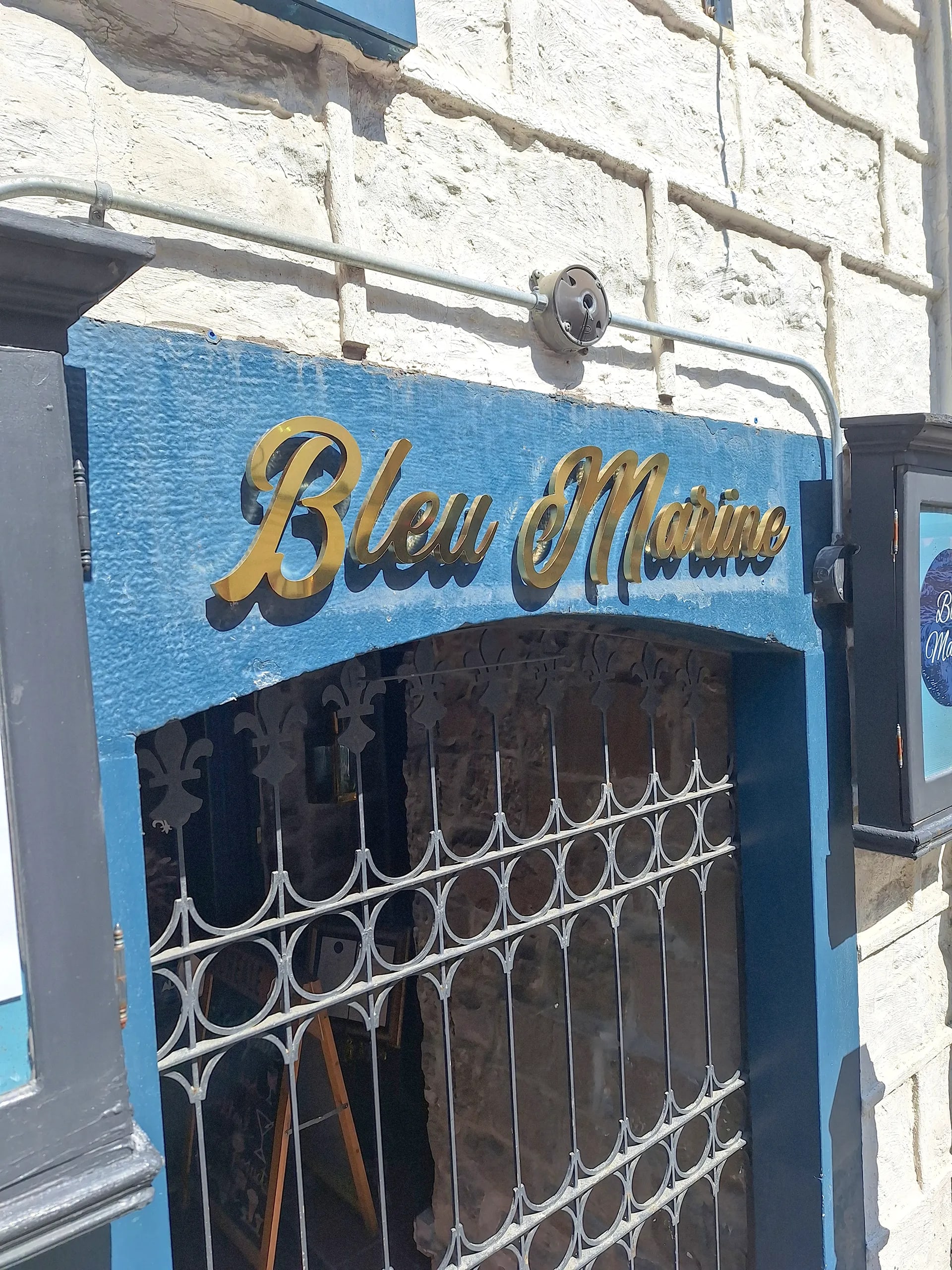 2 Enseigne extérieure — enseigne-exterieure-bleu-marine_zbh6p6