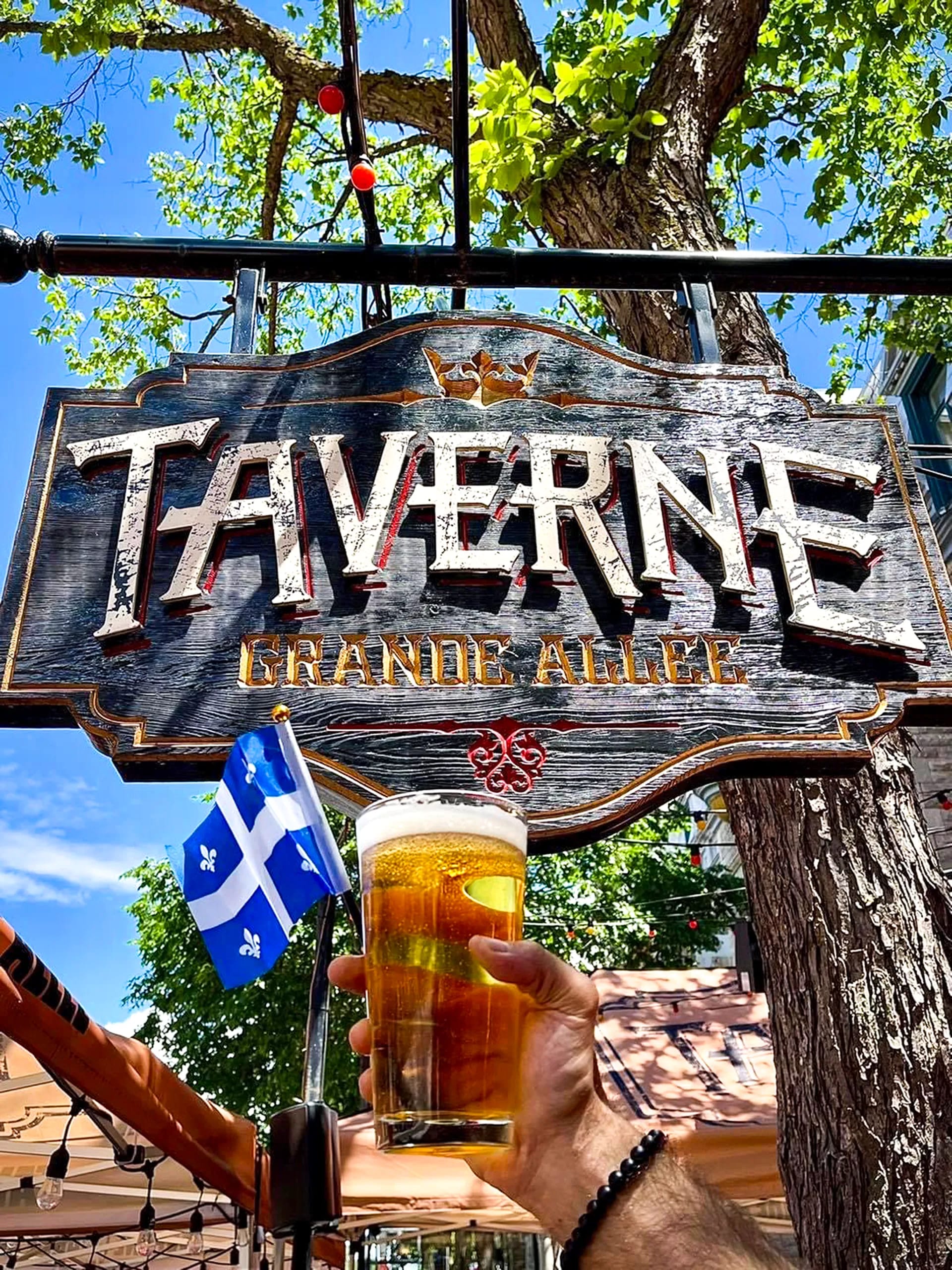 2 Enseigne extérieure — enseigne-exterieure-taverne-grande_svva6r